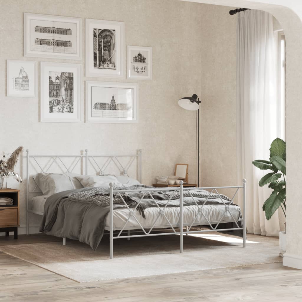 Sengeramme i metall med hode- og fotgavl hvit 140x190 cm