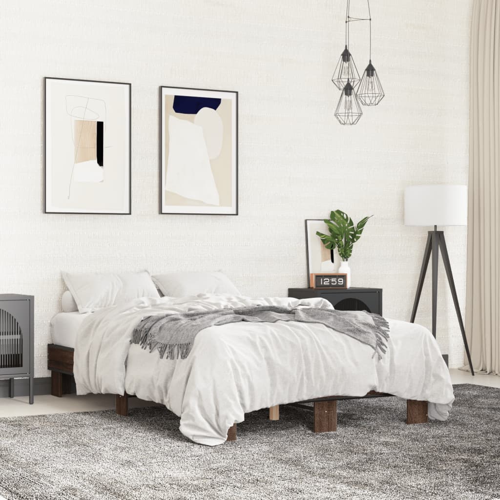 Sengeramme brun eik 135x190 cm konstruert tre og metall