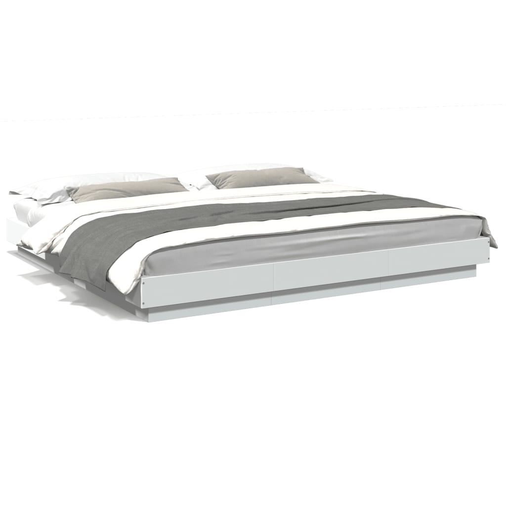 Sengeramme hvit 200x200 cm konstruert tre