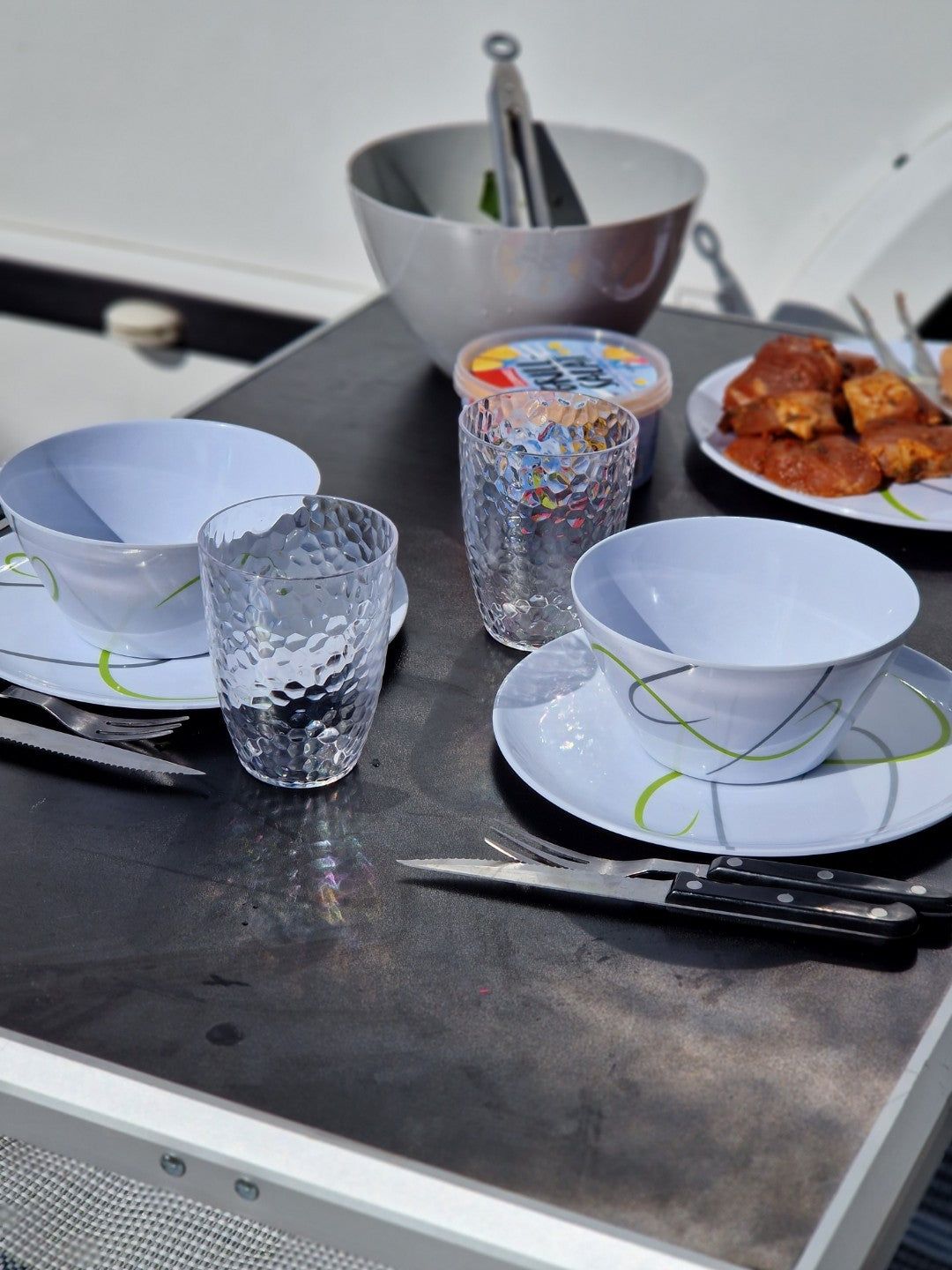 Melamin antislip servise 16-deler Vienna fra Eurotrail - Hjem & Fritidsshoppen.no