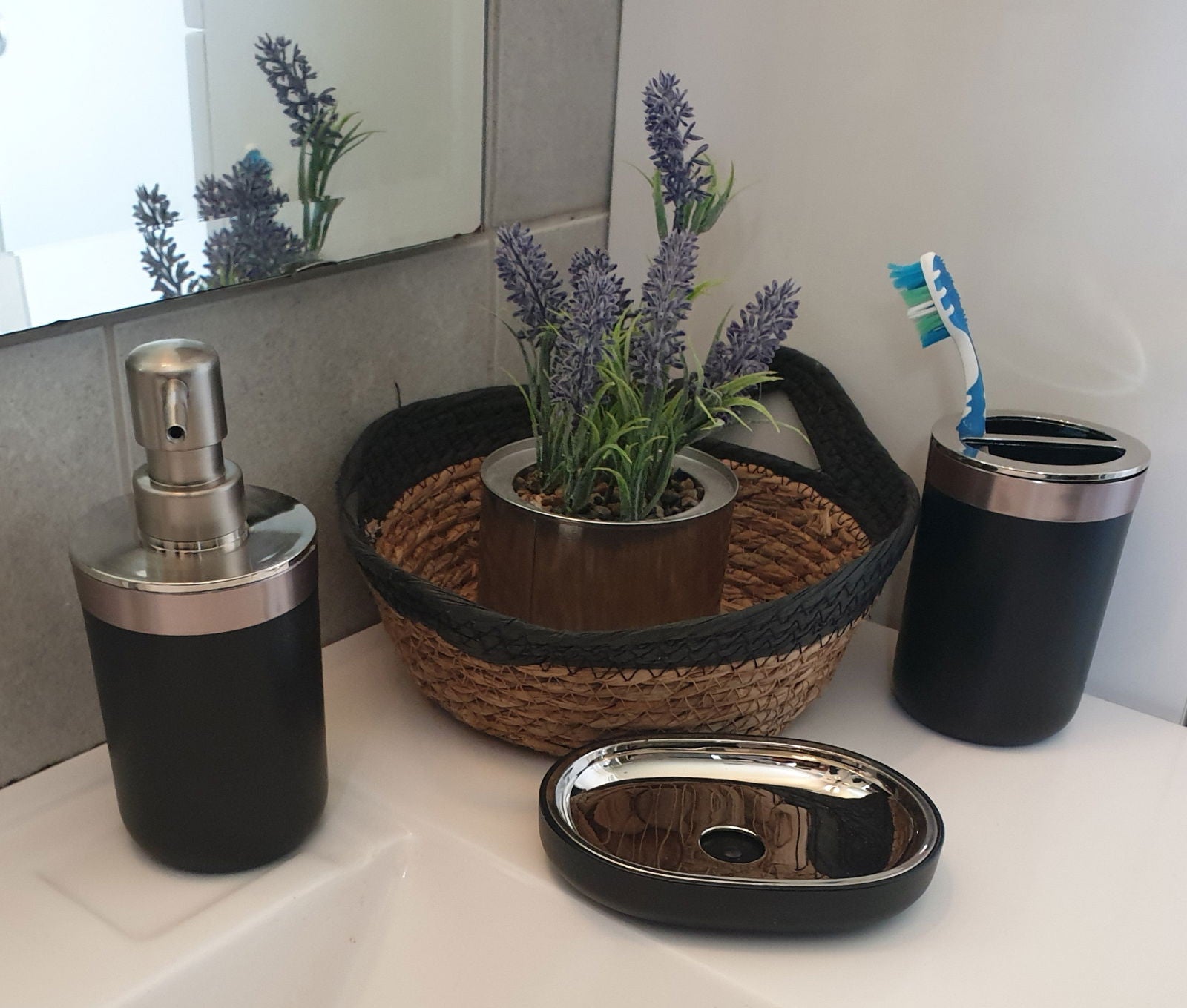 Sort såpeskål - Hjem & Fritidsshoppen.no