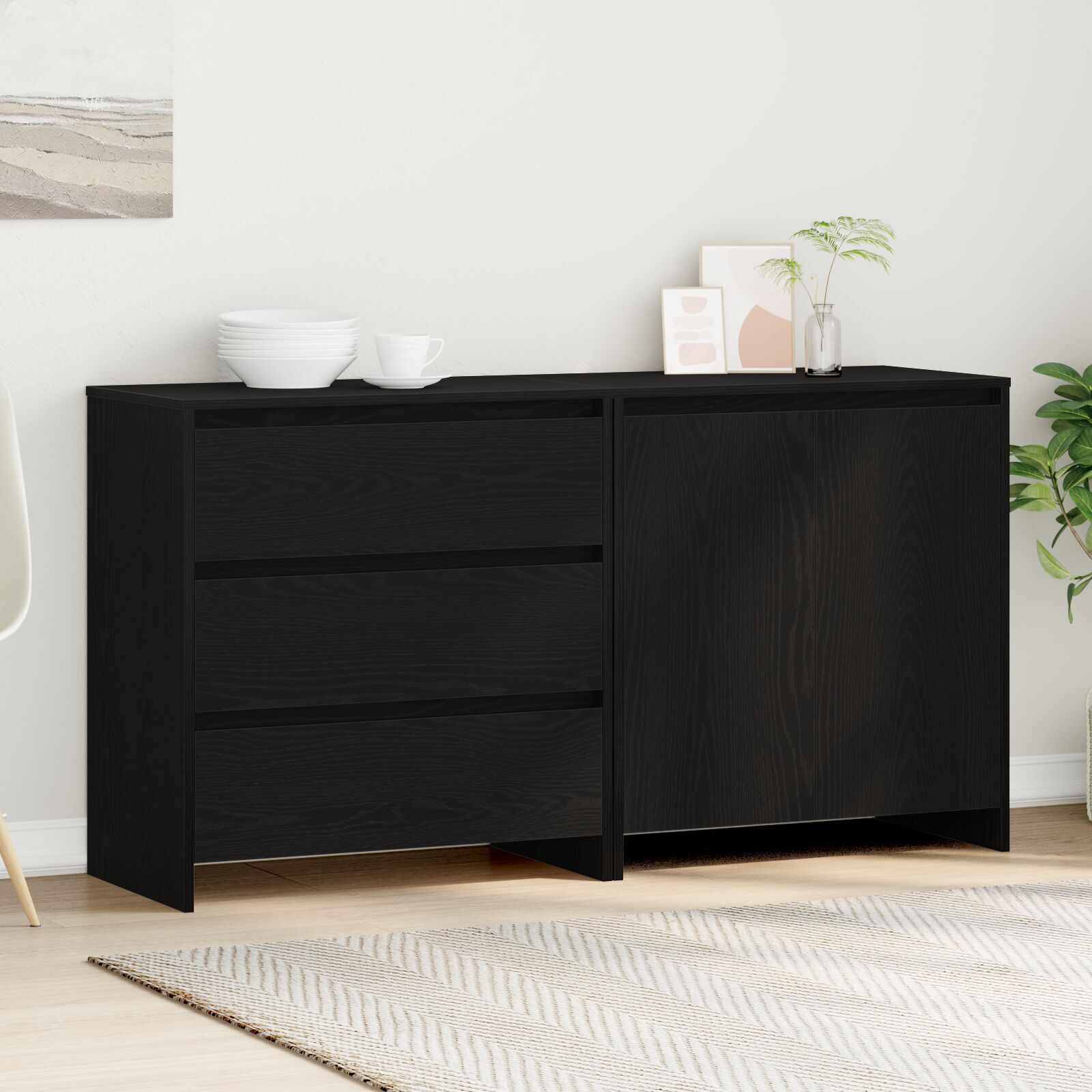 2-delt Sideboard i svart eikefiner