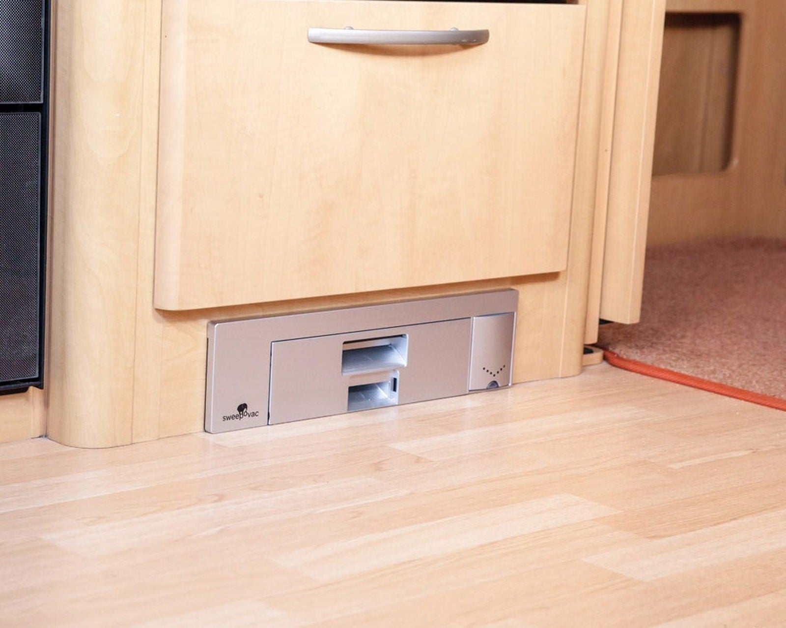 Sokkelstøvsuger m/slangesett inkl. munnstykker sølvfarget - Fritidsshoppen.nobilvaskbobilbobil/campingvogn