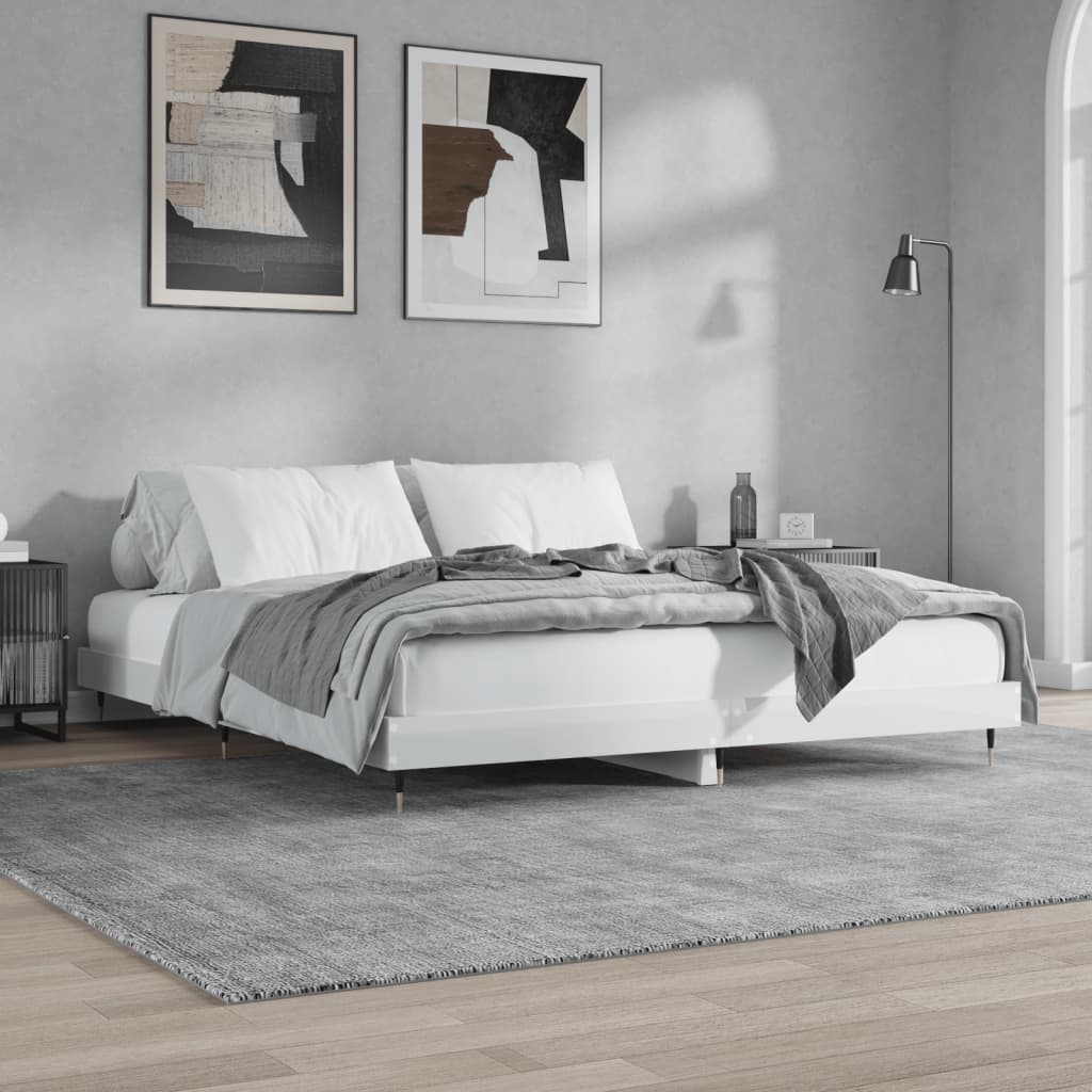 Sengeramme høyglans hvit 140x200 cm konstruert tre