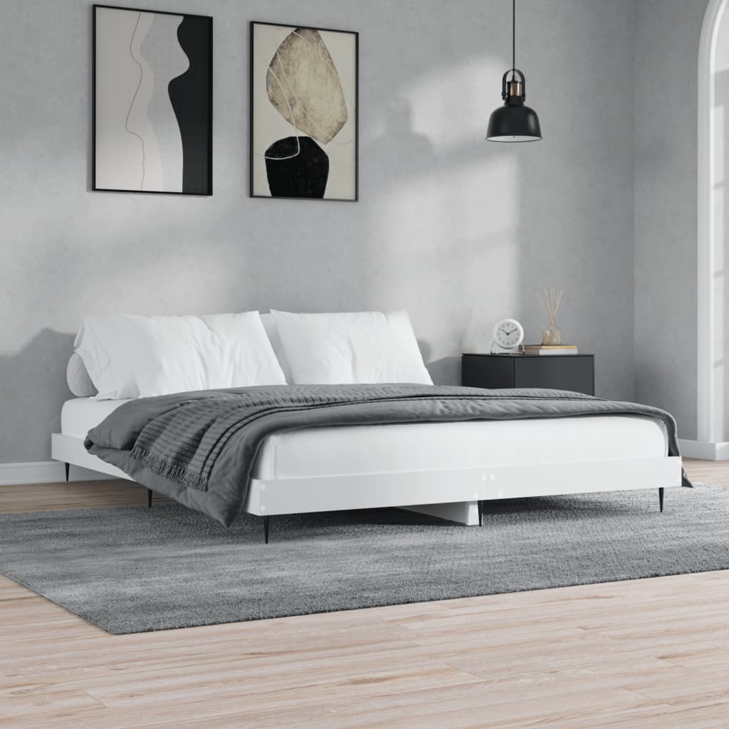 Sengeramme hvit 200x200 cm konstruert tre