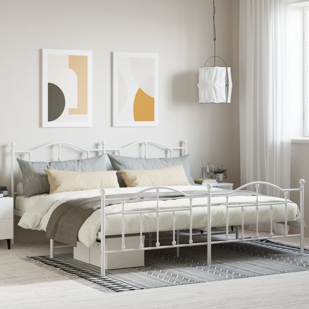 Sengeramme i metall med hode- og fotgavl hvit 200x200 cm