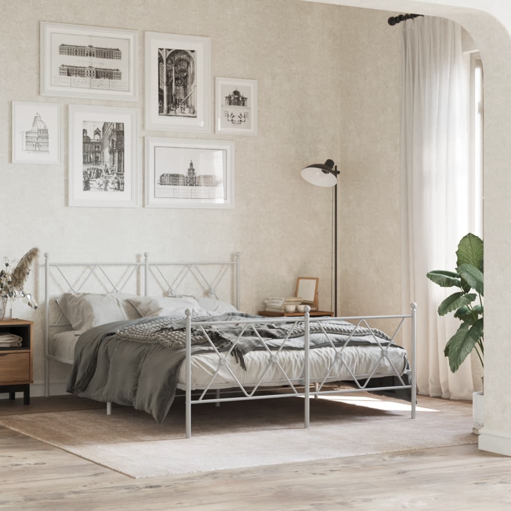 Sengeramme i metall med hode- og fotgavl hvit 137x190 cm