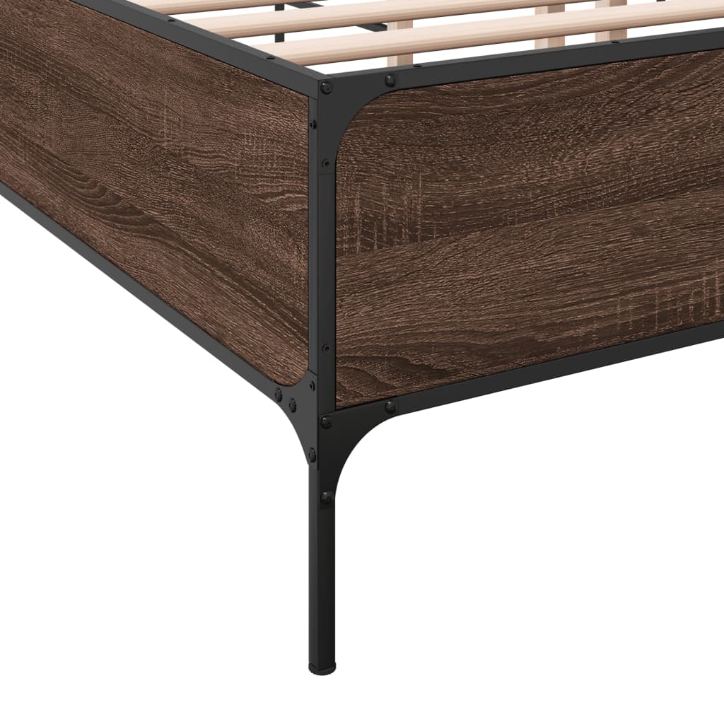 Sengeramme brun eik 135x190 cm konstruert tre og metall