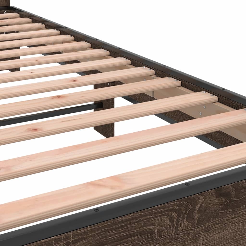 Sengeramme brun eik 120x200 cm konstruert tre og metall
