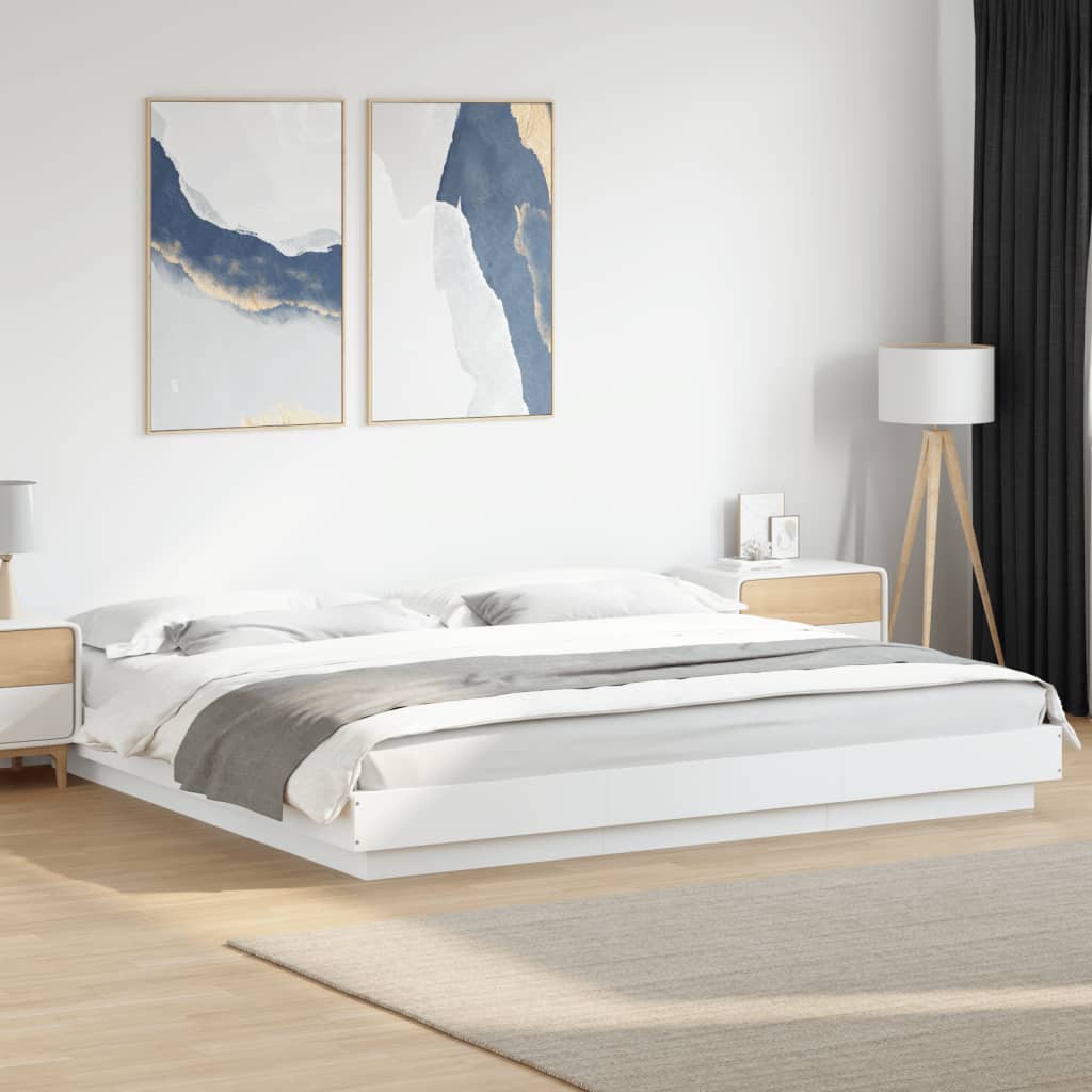 Sengeramme hvit 200x200 cm konstruert tre