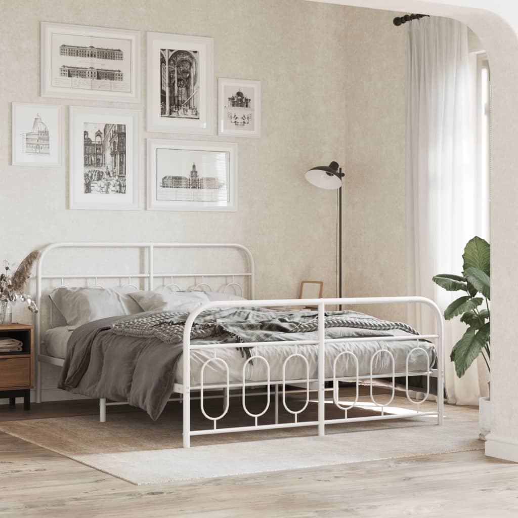 Sengeramme i metall med hode- og fotgavl hvit 135x190 cm