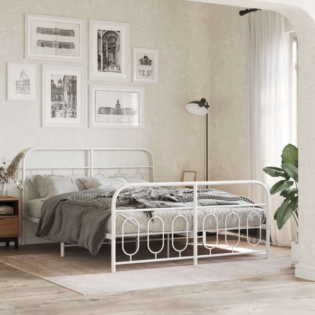 Sengeramme i metall med hode- og fotgavl hvit 150x200 cm