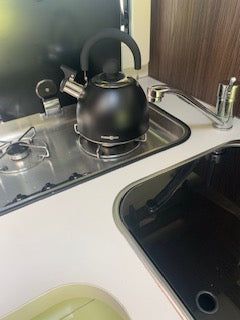 Plystrekjele med isolert håndtak - 1,8 liter kaffekjele - Hjem & Fritidsshoppen.no