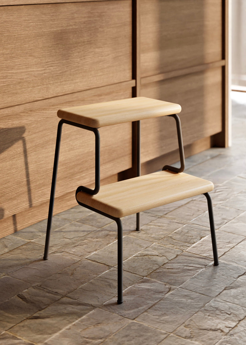 Slalom Step Stool - eik