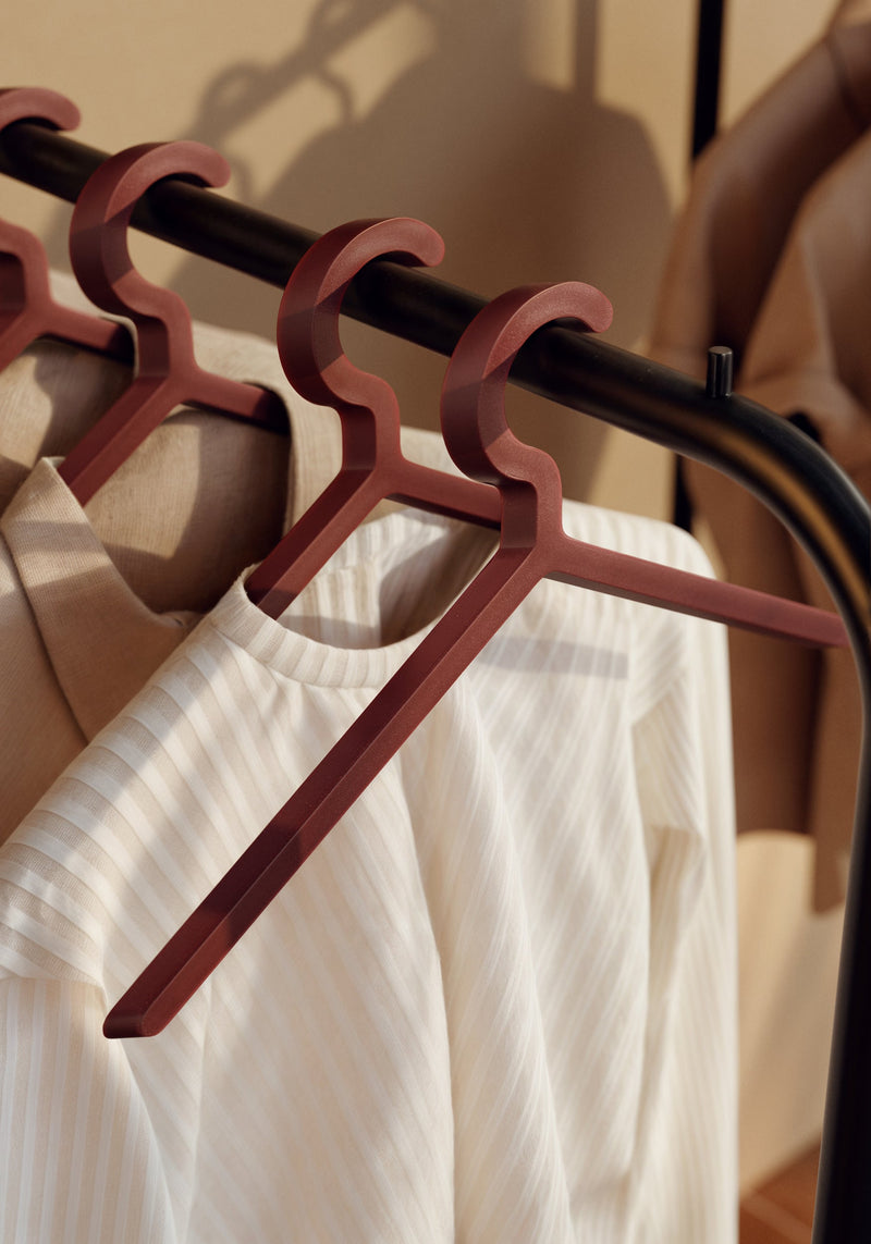 Illusion hanger - Deep red