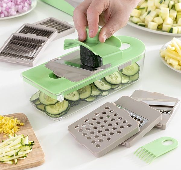 Grønnsaksskjærer, rivjern og mandolin 7 - i - 1 med tilbehør fra InnovaGoods - Fritidsshoppen.nogrønnsaksskjærerkjutkjøkken