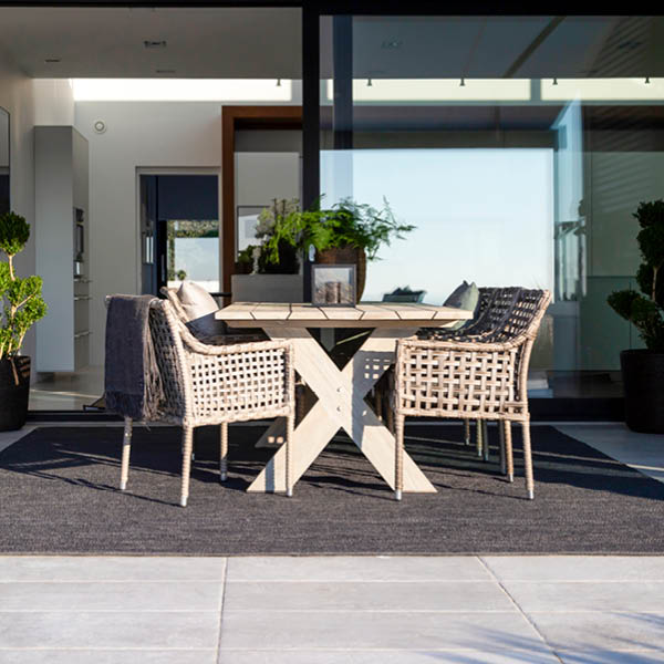 CROSS DINING table