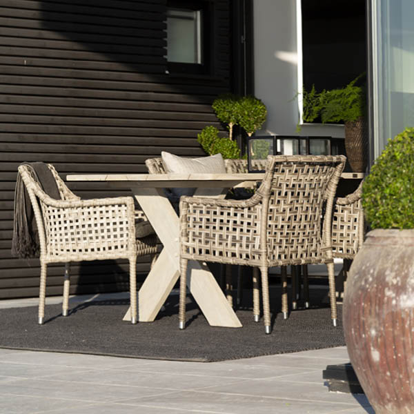 CROSS DINING table