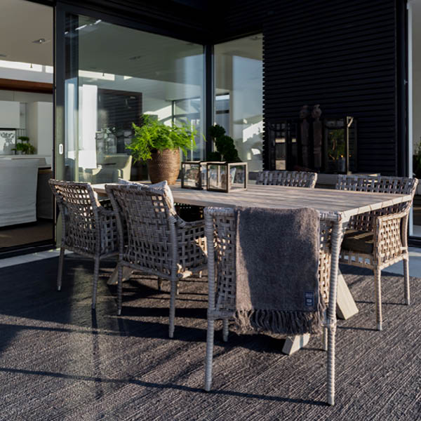 CROSS DINING table