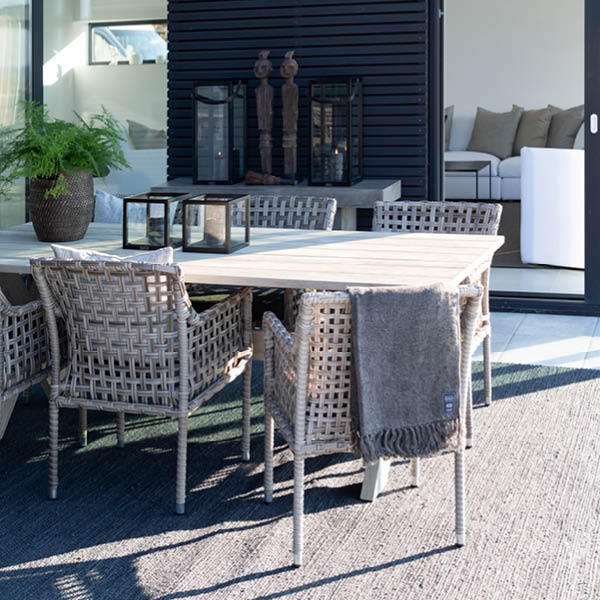 CROSS DINING table