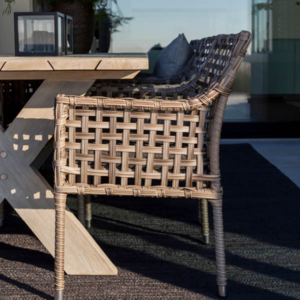 CROSS DINING table