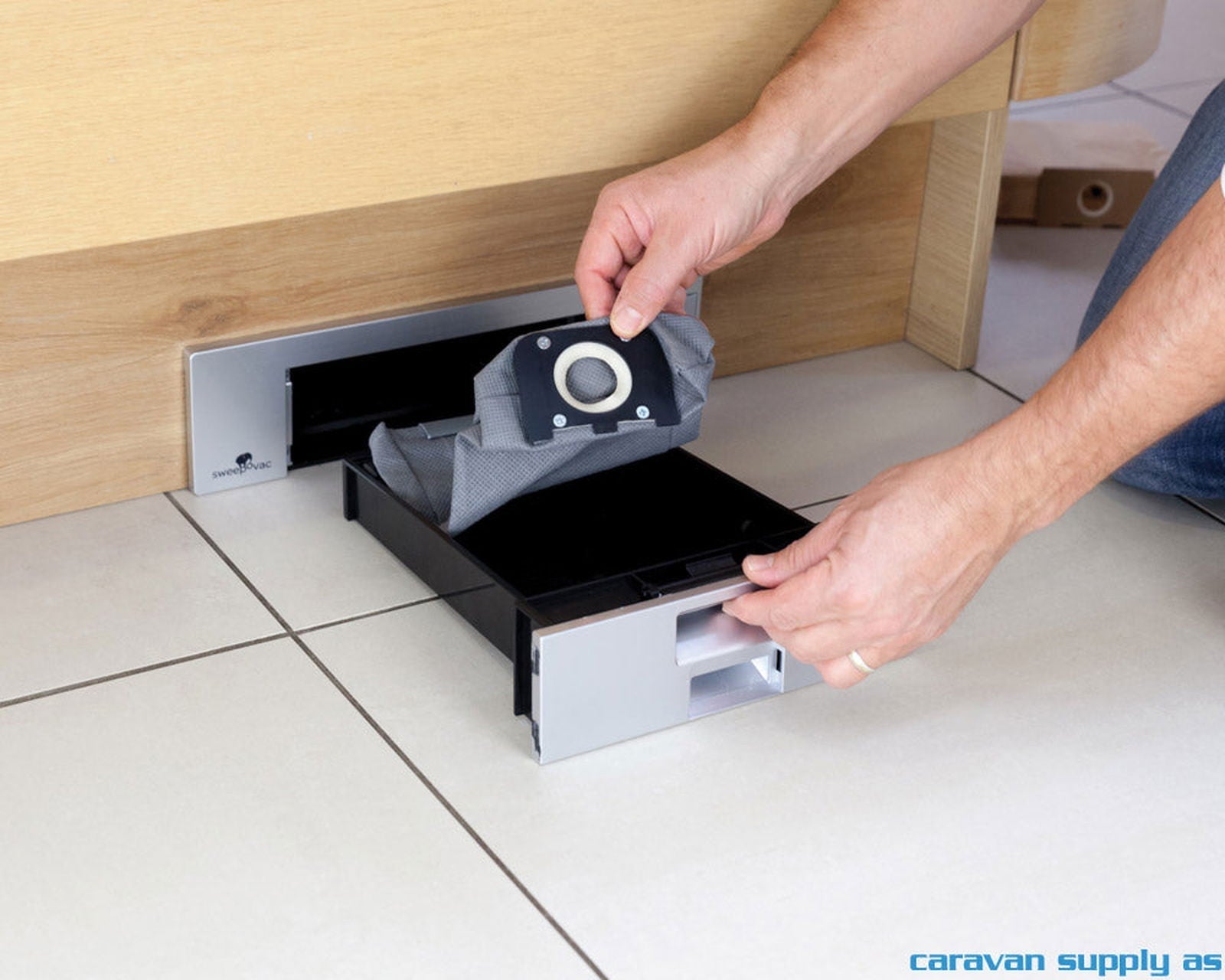 Sokkelstøvsuger m/slangesett inkl. munnstykker sølvfarget - Fritidsshoppen.nobilvaskbobilbobil/campingvogn