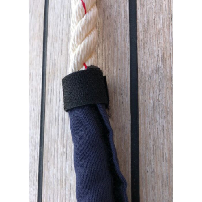 tau med rope cover vist på et dekk